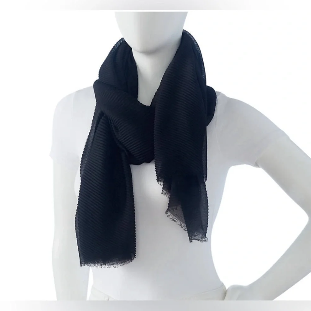 Vince Camuto description this